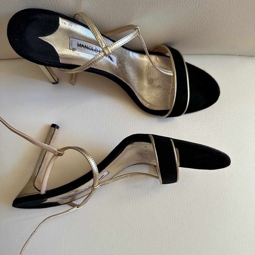 Manolo Blahnik Size 8 (us) fit black and gold high heel
